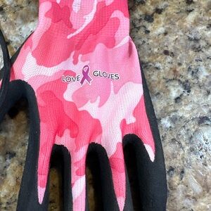 Breast Cancer Awareness Pink Camo Gardening Gloves – NWT – One Size